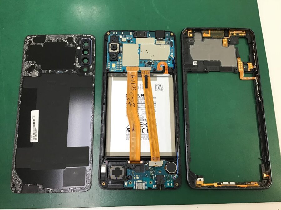 スマホ修理工房王子店/Galaxy A7のバッテリー交換をいたしました！