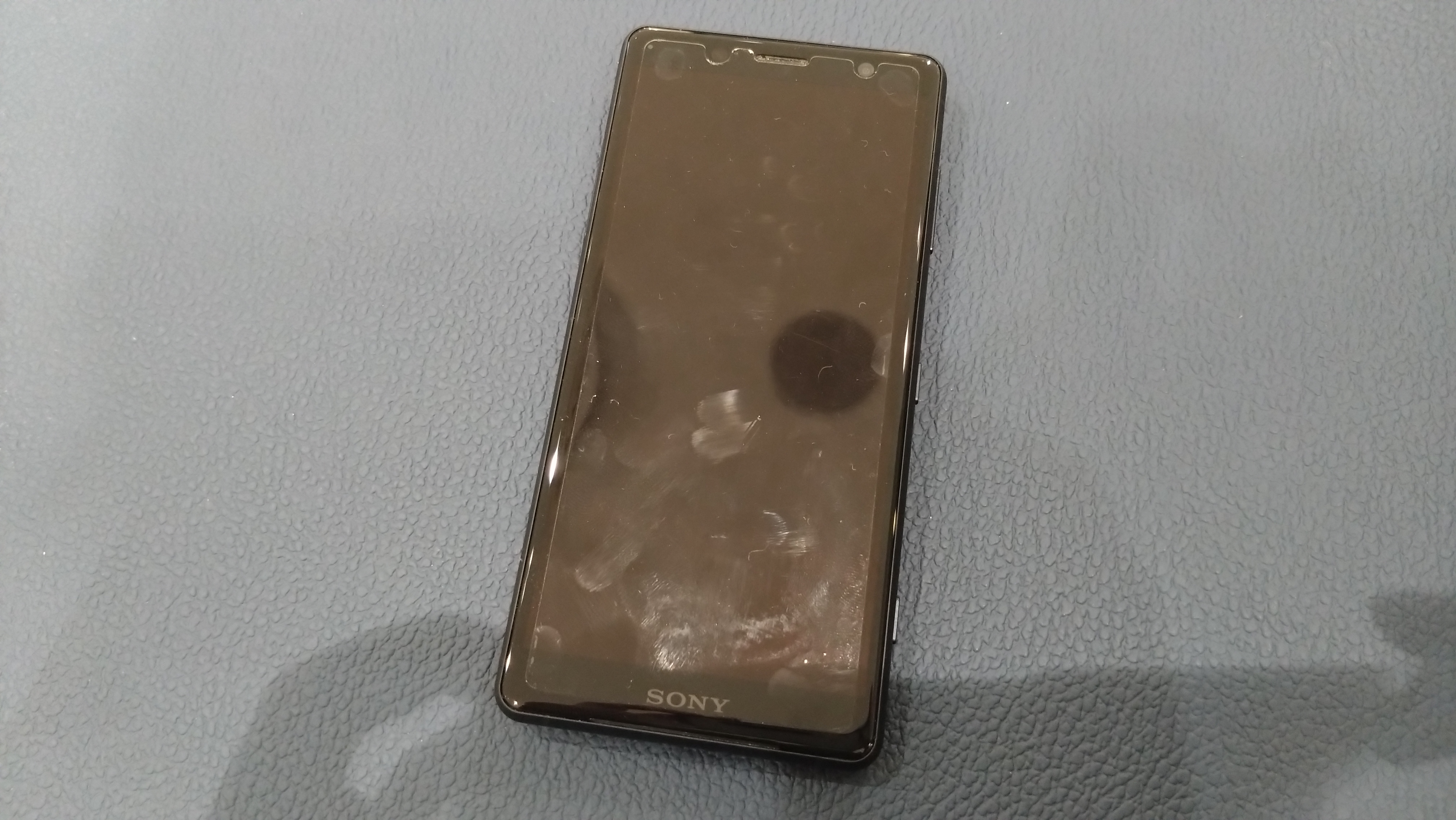 液晶が真っ暗になってしまったXperiaXZ2compact（エクスペリア）の修理を承りました