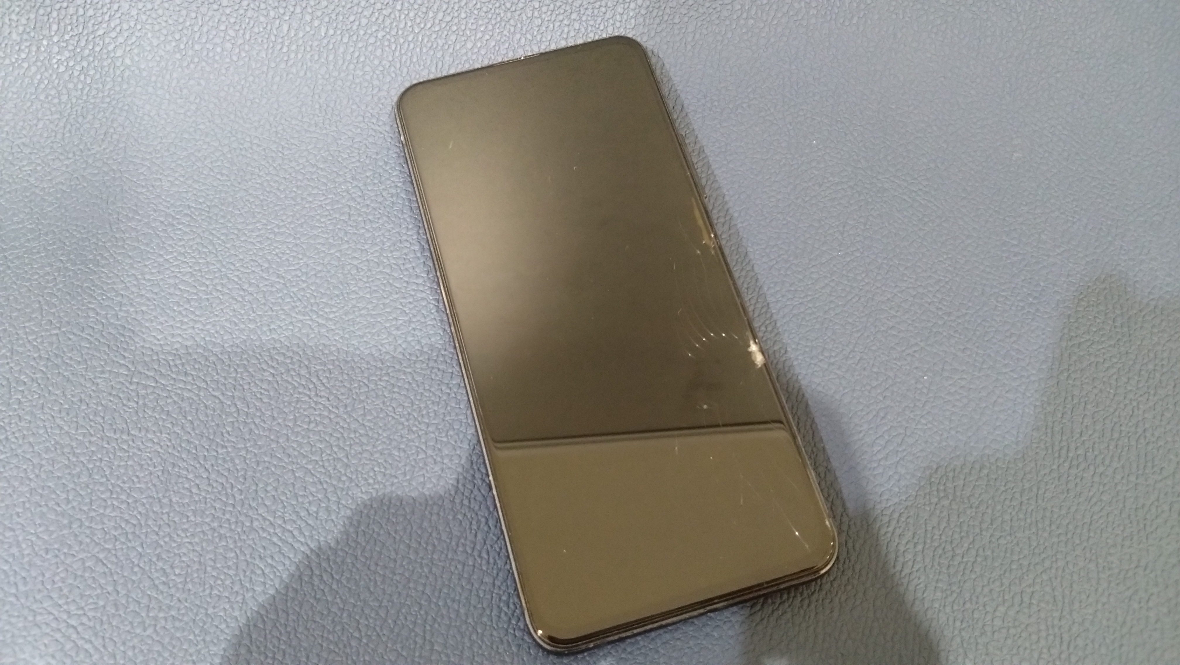 画面が割れてしまったZenfone7（ゼンフォンセブン）の修理を行わせて頂きました!【スマホ修理工房　仙台PARCO2店】