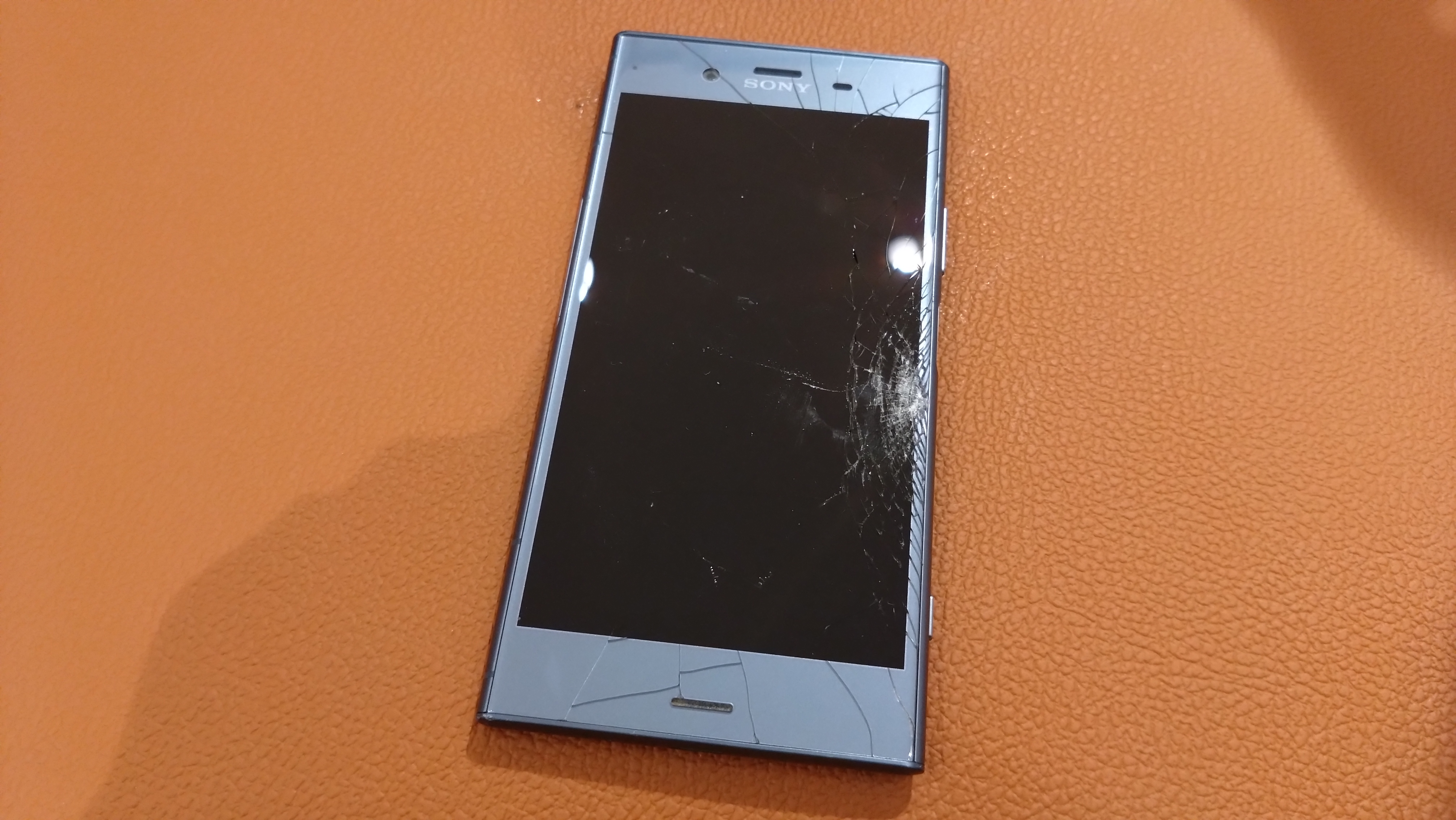 ひび割れてしまったXperiaXZ1（エクスペリア）の修理を行わせて頂きました!【スマホ修理工房仙台パルコ2店】