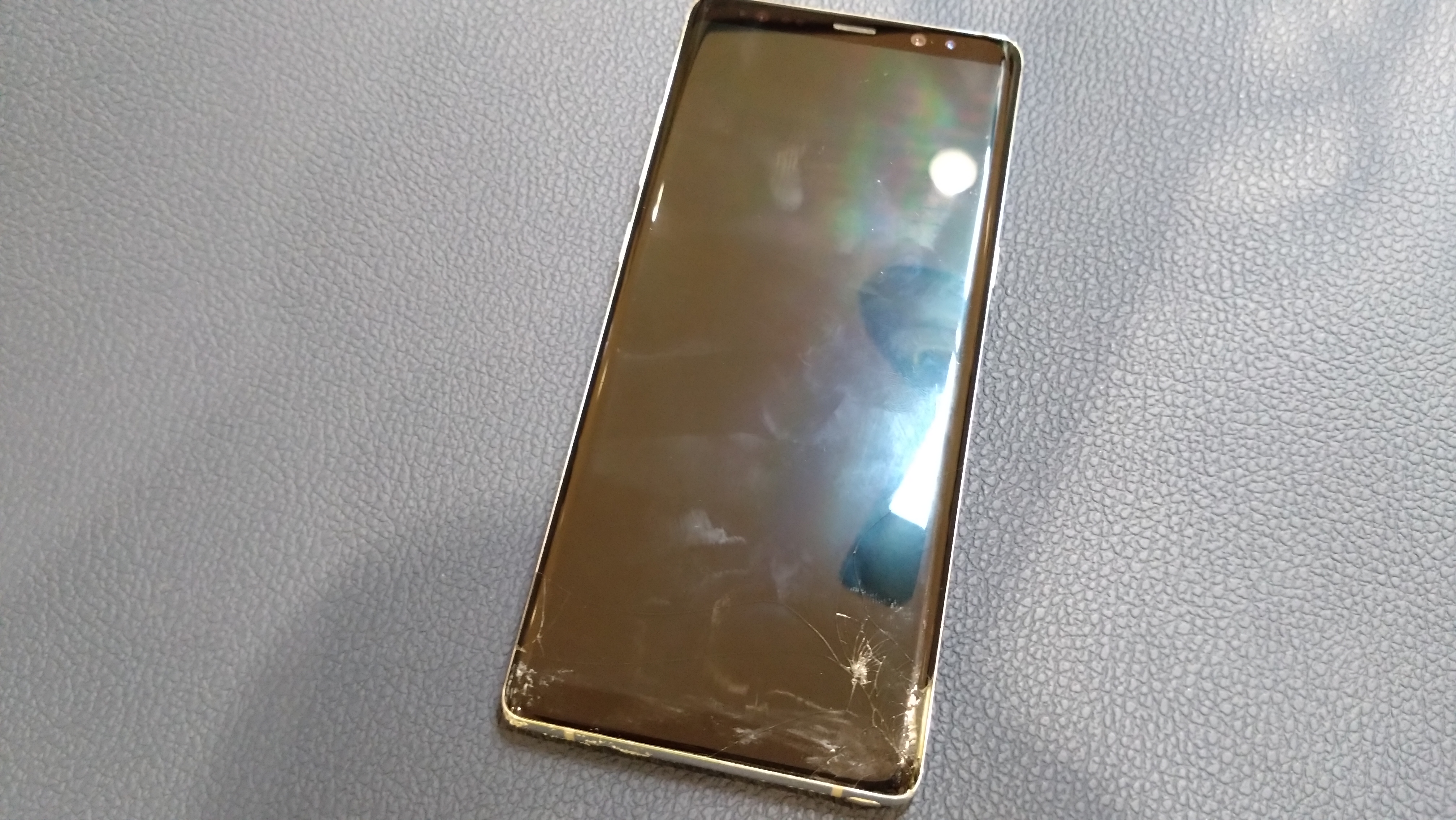 操作中に落としてしまったGalaxyNote8（ギャラクシー）パネル交換を行いました!【スマホ修理工房仙台パルコ2店】