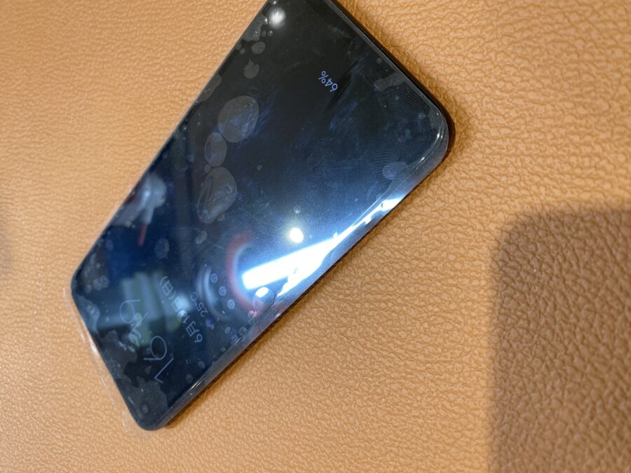 画面が外れて映らないGooglePixel4a(グーグルピクセル)パネルの交換を行いました!【スマホ修理工房仙台パルコ2店】