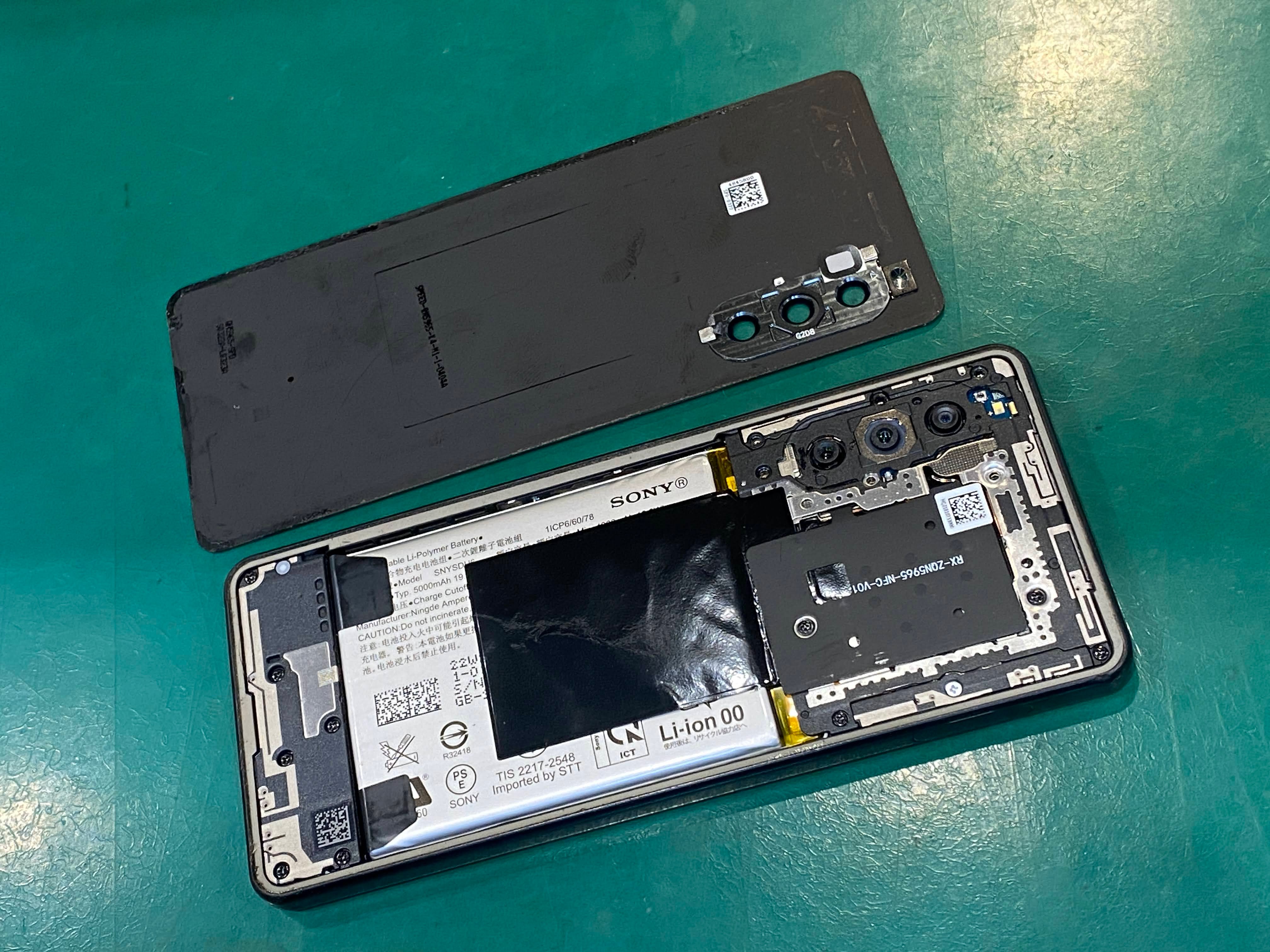 Xperia10Ⅳの画面が壊れちゃった！そんなときは千葉駅から徒歩一分のスマホ修理工房ペリエ千葉にお越しください！