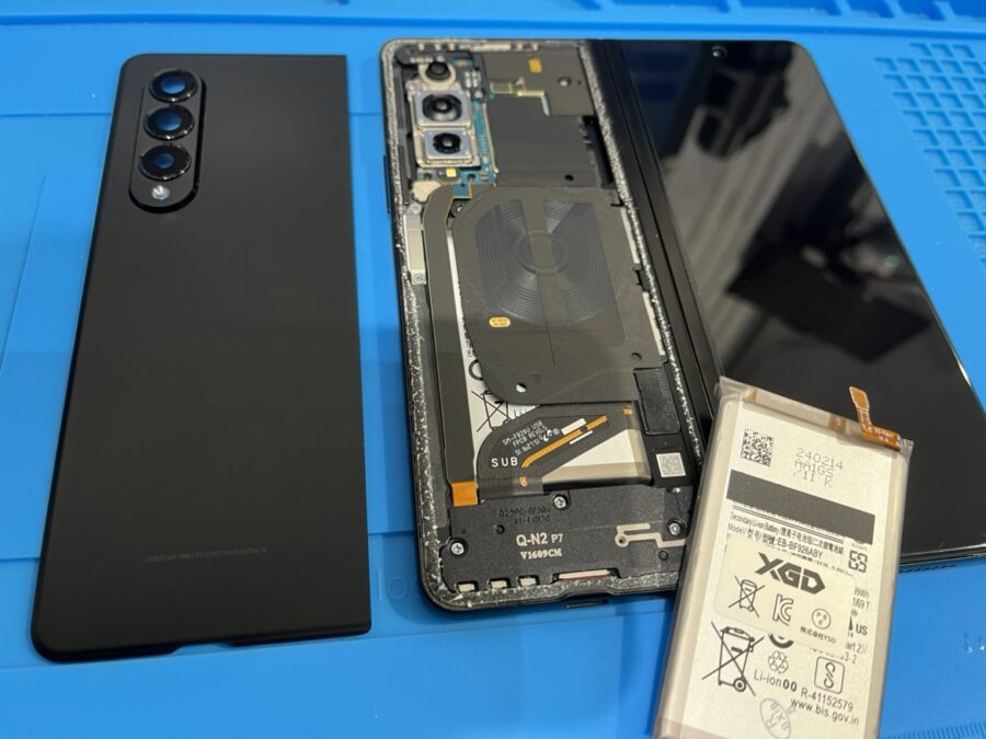 折りたたみスマホの修理もやってます！Galaxy Z Fold3 5G