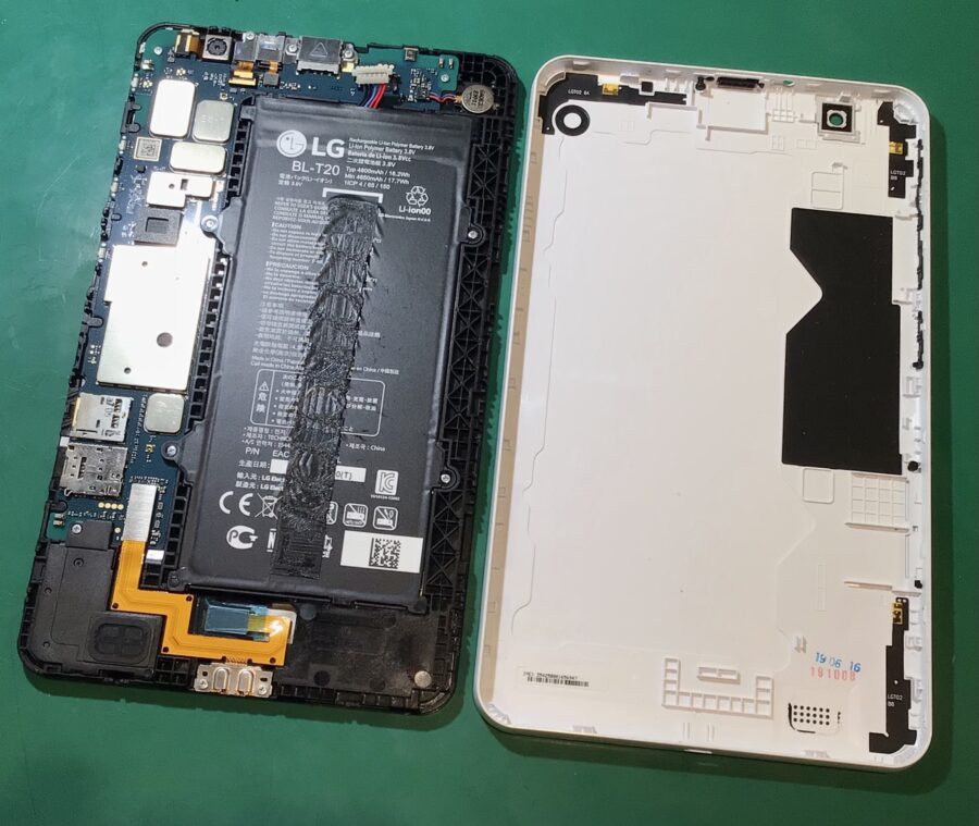 LG G Pad 8.0 III (LGT02) 画面割れ【スマホ修理工房 東松山店】