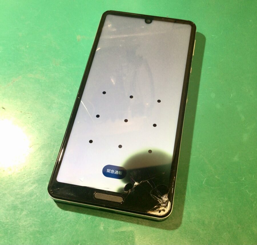 AQUOS sense5G 画面割れ/表示不良【スマホ修理工房 東松山店】