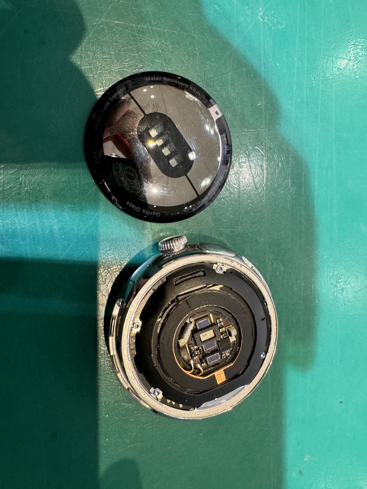 【裏のフタが取れてきちゃった！】茅ヶ崎市からお越しのお客様より、Google Pixel Watch(グーグルピクセルウォッチ)