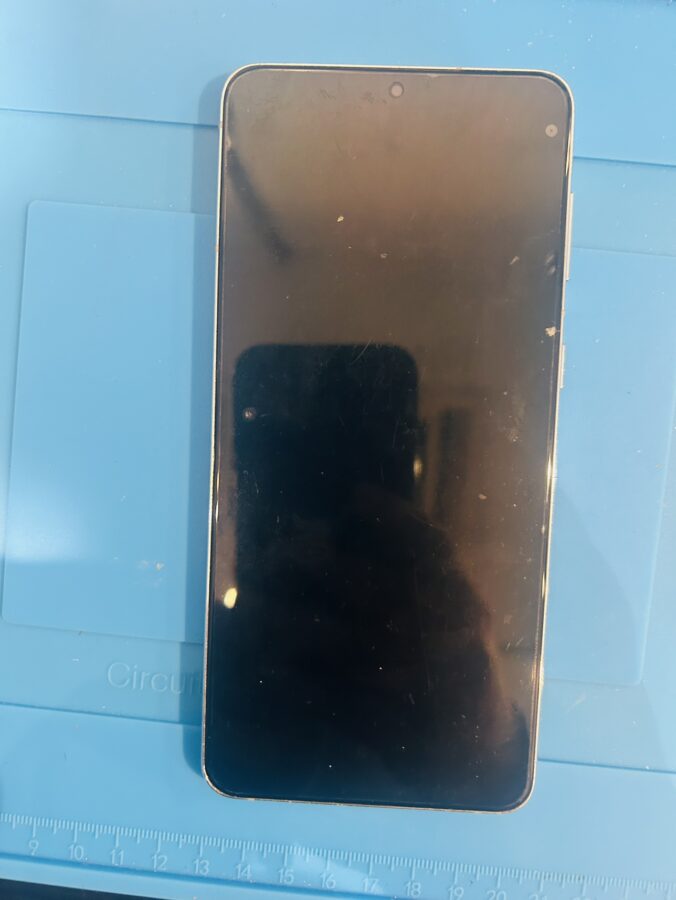 Samsung Galaxy S21+（ギャラクシー）を落としてしまい画面が表示されないなら　スマホ修理工房渋谷店