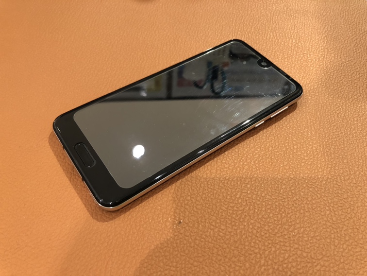 バッテリーが膨張したAQUOS R2（アクオスアールツー）のバッテリー交換修理を行わせて頂きました!