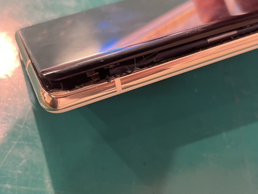 Google Pixel6Pro(ピクセル)の バッテリー膨張は【スマホ修理工房新宿PePe店】でささっと交換しちゃいましょう‼