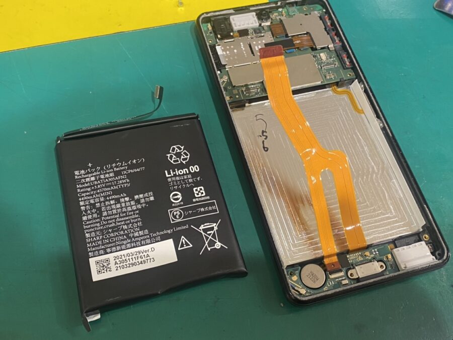 発売から約4年！AQUOS sense4(SH-M15)のバッテリー即日交換なら【スマホ修理工房新宿PePe店】へどうぞ！✨