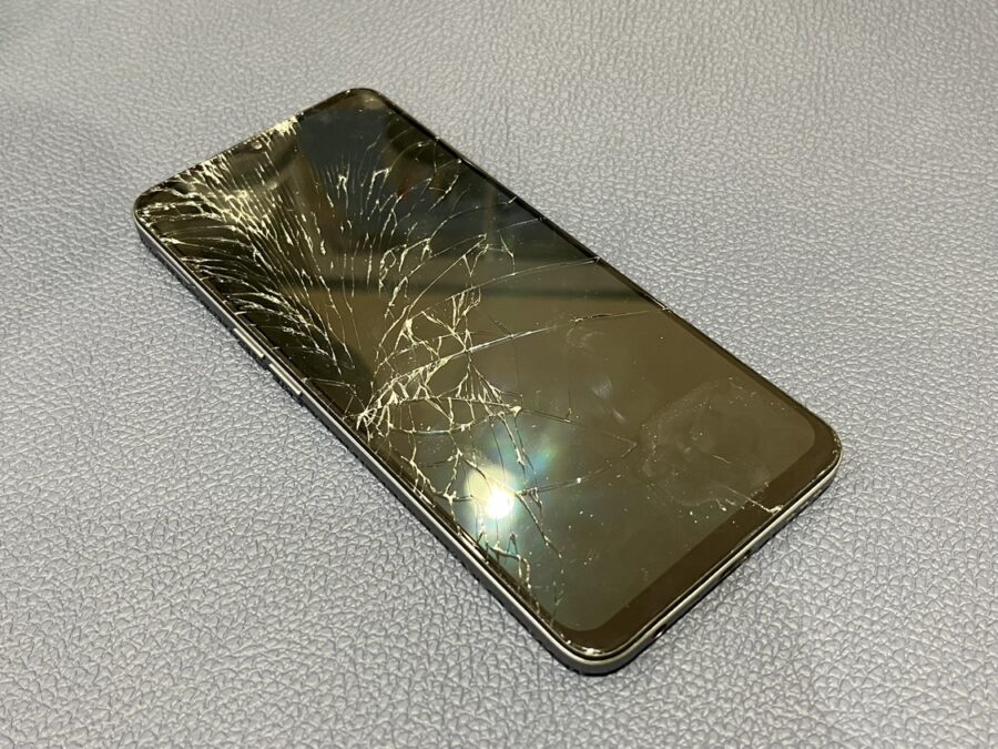 ガラスが割れ映らないOPPO A73(オッポ)パネルの交換を行いました。【スマホ修理工房仙台PARCO2店】