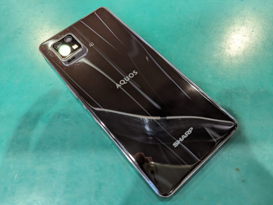 AQUOS zero6(アクオス)SHG04,A102SH,SH-RM18のバッテリーが膨張してる！？スマホ修理工房ペリエ千葉店