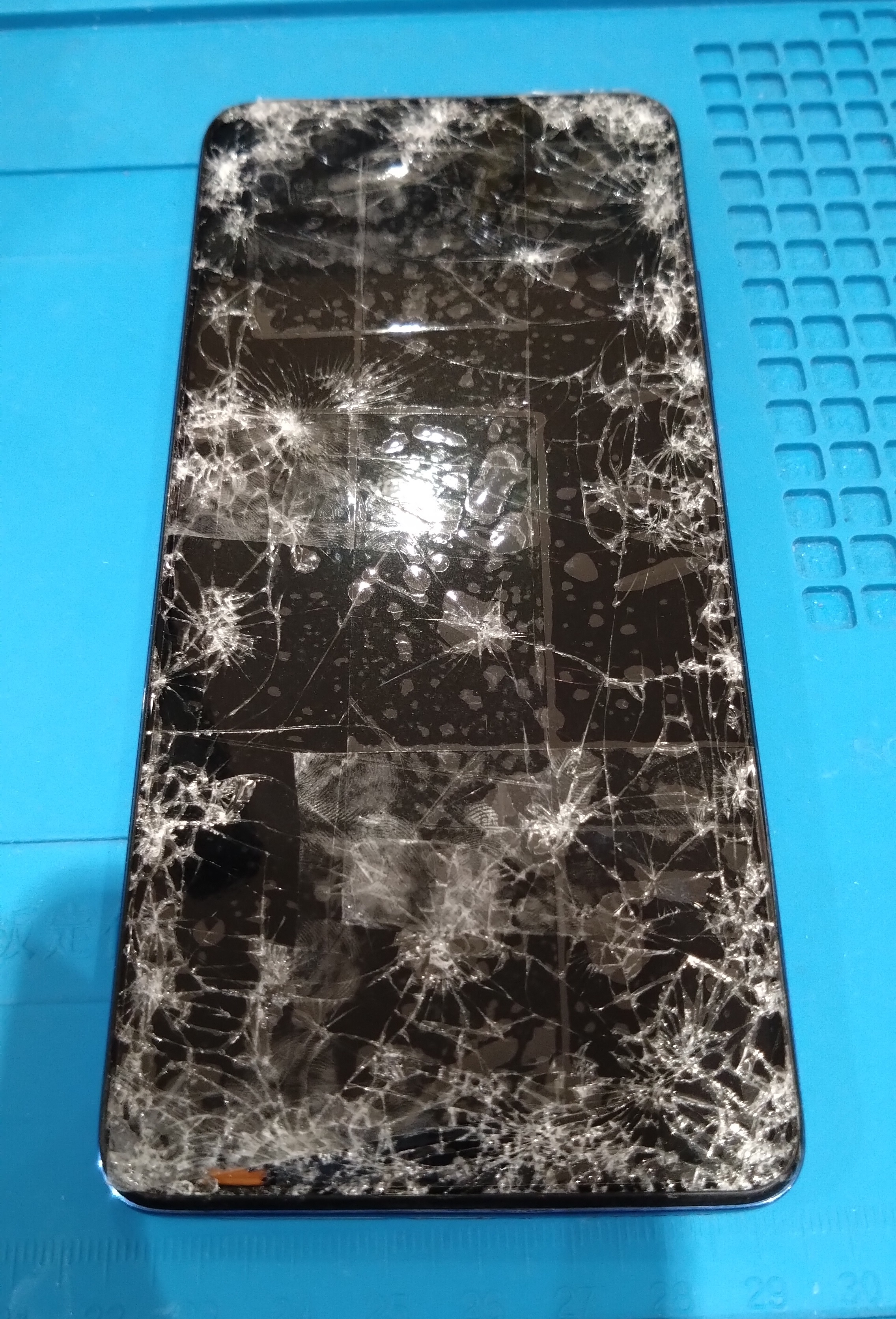 画面がバキバキに割れてしまったRedmi Note 11Pro 5Gの修理を行いました!【スマホ修理工房仙台パルコ2店】