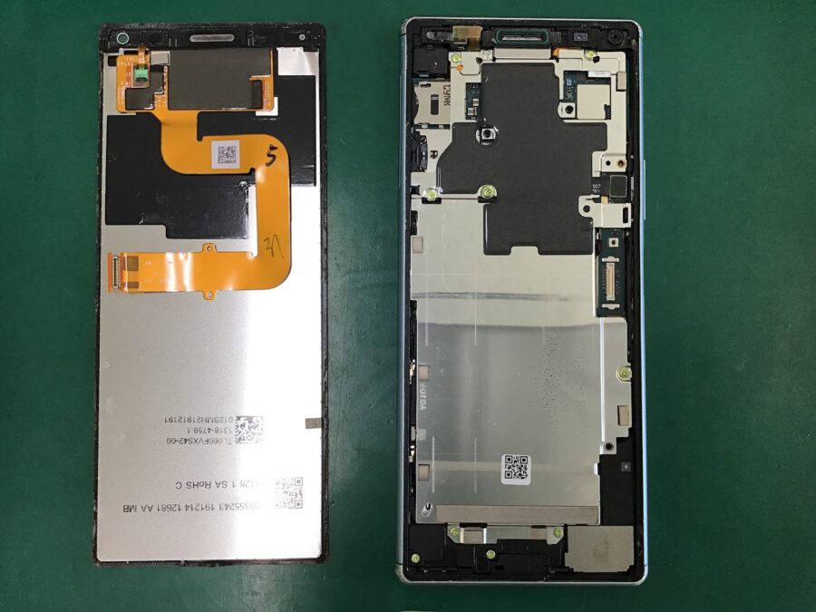 スマホ修理工房王子店/Xperia8の画面交換をいたしました！