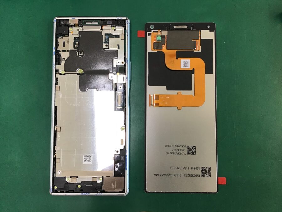 スマホ修理工房王子店/Xperia8の画面交換をいたしました！