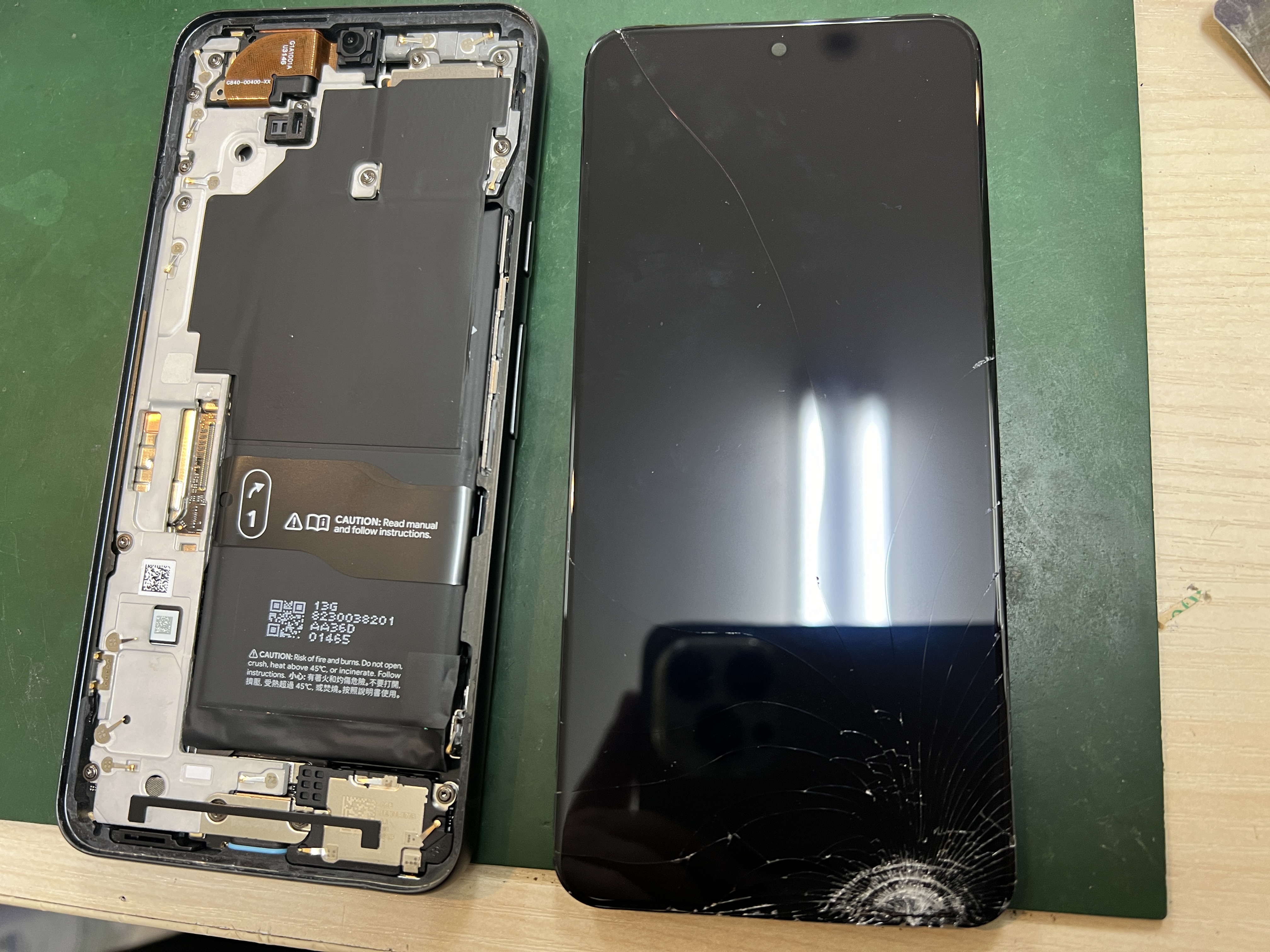 pixel8 パネル交換のご依頼をいただきました！
