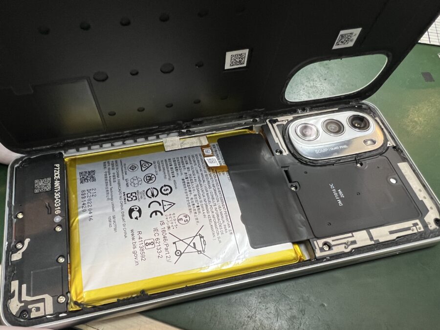 Motorola moto g52j 5G バッテリー交換修理のご依頼をいただきました！