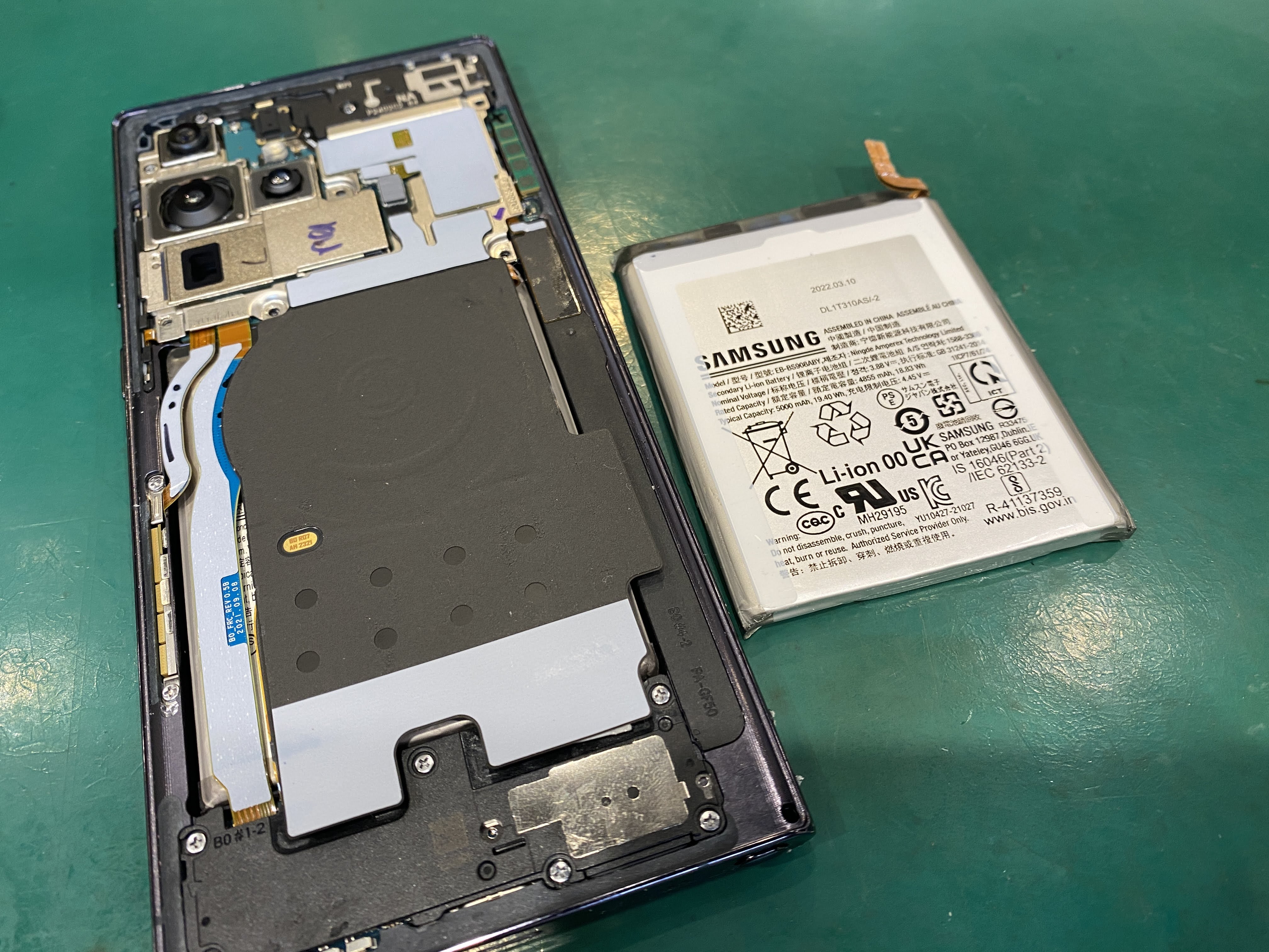 Galaxy S21（ギャラクシー）の充電がどんどん減ってしまう！それバッテリーの劣化かも・・・そんな時はスマホ修理工房ペリエ千