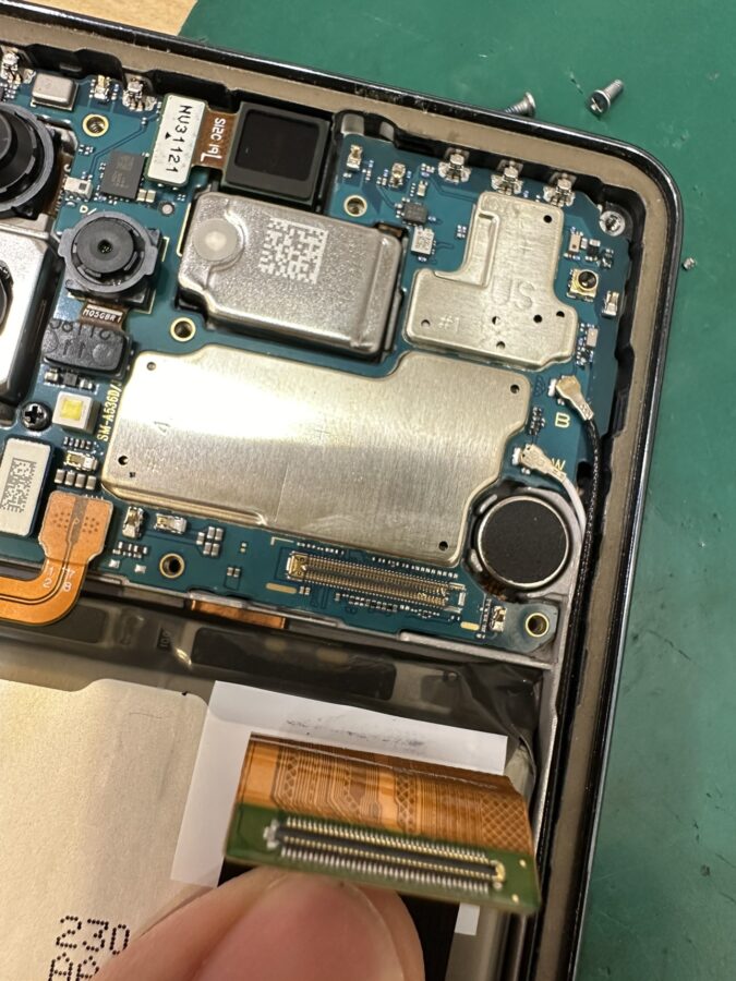 【ボールの衝撃で画面が映らない②】茅ヶ崎市からお越しのお客様よりGalaxyA53(ギャラクシー）をお持ち込みいただきました【ス