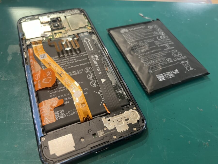 HUAWEI Mate20lite(ファーウェイ)のバッテリー交換は【スマホ修理工房新宿PePe店】にお任せください！