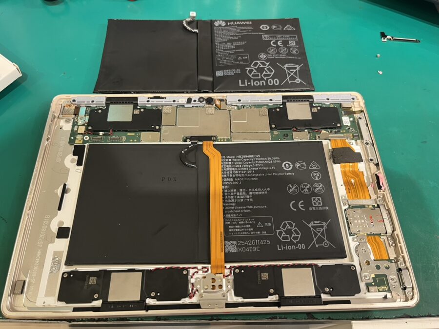 Huawei Media Pad M5Pro の バッテリー交換作業も当店ならOKです♪【スマホ修理工房新宿PePe店】