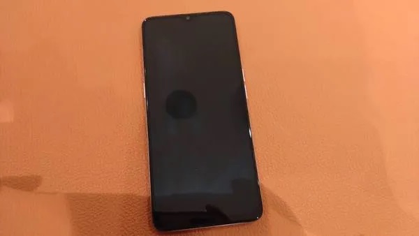 バッテリーの劣化が気になるOPPO A73（オッポエーセブンティスリー）の修理を行いました。