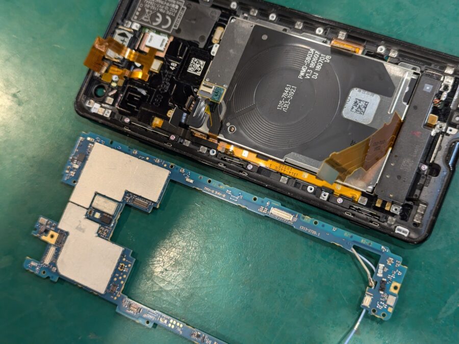 XperiaXZ3(エクスペリア)のバッテリー交換でしたらスマホ修理工房ペリエ千葉店にお問い合わせください！