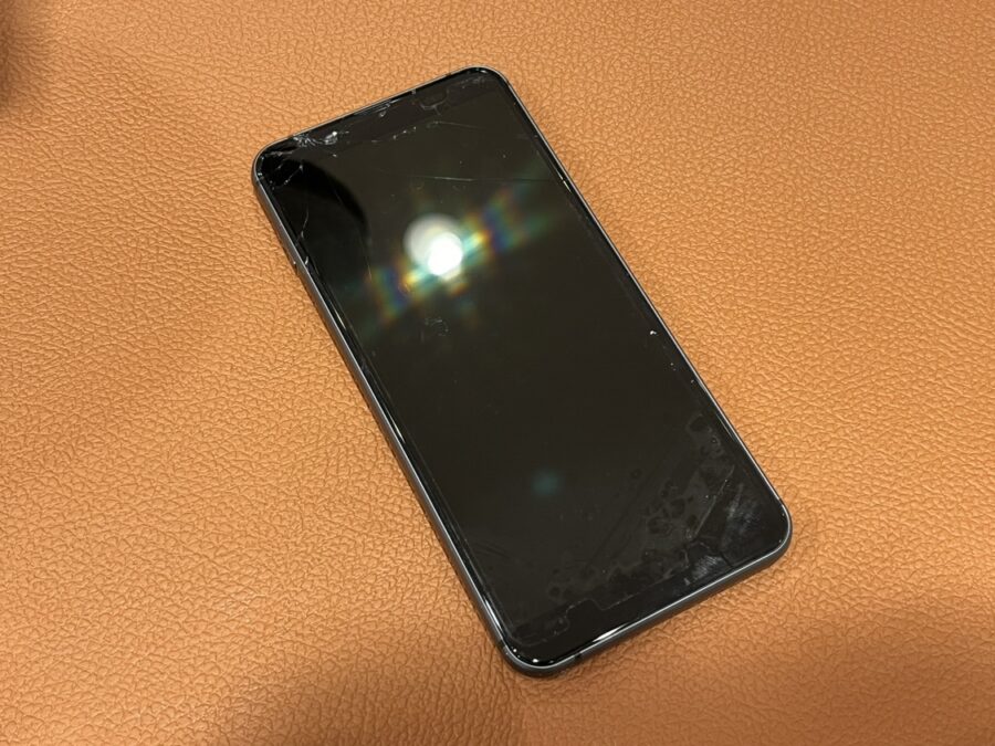 ガラスの割れてしまったAQUOSsense3(アクオスセンススリー)パネル交換を行いました。【スマホ修理工房　仙台PARCO2店