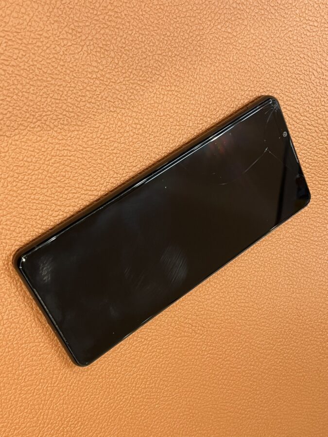 画面が割れ映らないXperia5Ⅲ(エクスペリア)パネルの交換を行いました!【スマホ修理工房仙台パルコ2店】