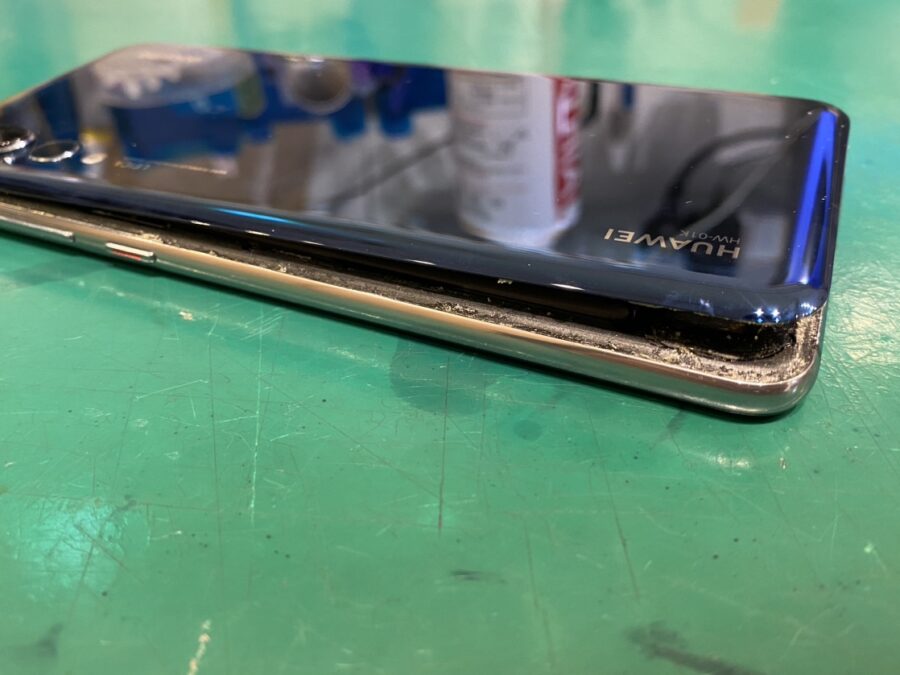 バッテリーの膨張したHuawei P20 Pro（ファーウェイ）もバッテリー交換で修理で修理！【スマホ修理工房新宿PePe店】