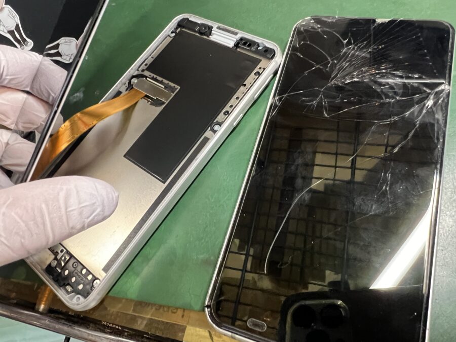 AQUOS sense 3 外装交換修理のご依頼をいただきました！