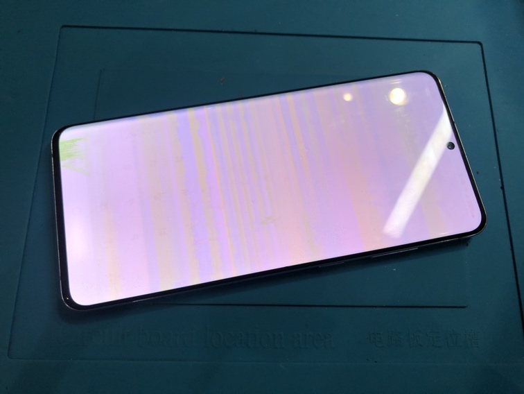 液晶が真っ白で操作ができないGalaxy S20 Plus(ギャラクシーエストゥエンティプラス)画面交換修理を行いました!