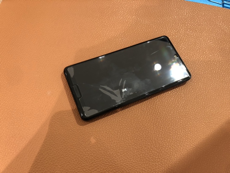 バッテリー膨張により画面が浮いてしまったAQUOS Sense4(アクオスセンスフォー)バッテリー交換修理を行いました!