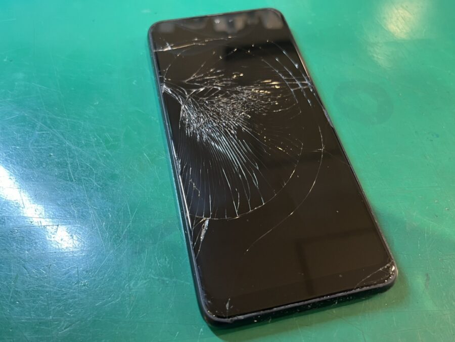 楽天Galaxy A22（ギャラクシーSC-56B）の画面交換はやってる？【スマホ修理工房新宿PePe店】で無料相談♪