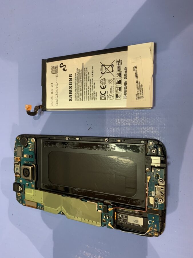 越谷市からご来店！Galaxyのバッテリー交換もご相談ください！【スマホ修理工房イオンせんげん台】