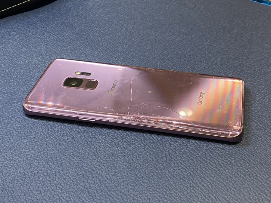 バックパネルが割れてしまったGalaxyS9（ギャラクシーエスナイン）のバックパネル交換修理を行いました！