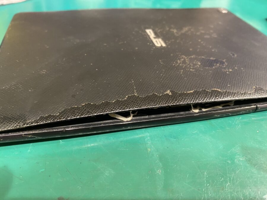 対応店舗の少ないZen Pad 8.0（エイスース）のバッテリー交換作業もぜひ当店で！【スマホ修理工房新宿PePe店】