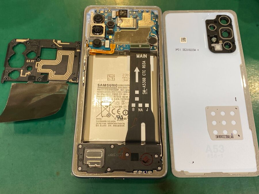 Galaxy A53（ギャラクシー）の充電ができない！まさかその症状バッテリーの劣化じゃ・・・そんなときはスマホのバッテリー交換