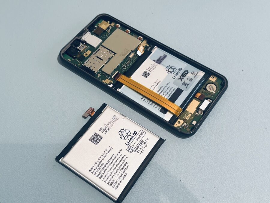 バッテリーの減りが目立つ！AQUOS sense2(アクオス)のバッテリー交換修理を行いました！