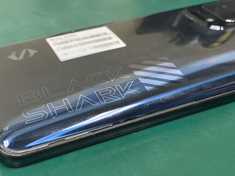 江東区大島・亀戸のスマホ修理屋！Black Shark 5（ブラックシャーク）バッテリー膨張。バッテリー交換