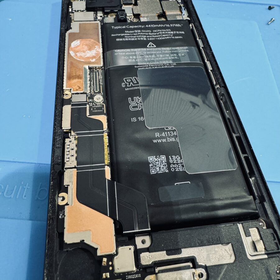 Google Pixel6a（グーグルピクセル６a）バッテリーが膨張してしまったら、スマホ修理工房渋谷店へ！