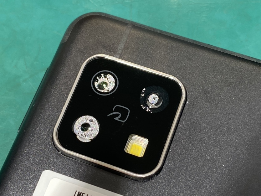 AQUOS sense4 (アクオス)の雨水没。画面が付かないトラブルに対応！【スマホ修理工房ココリア多摩センター店】