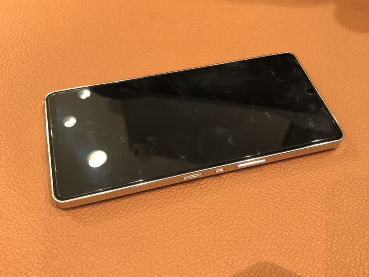 バッテリーが膨らんでいるAQUOS ZERO6（アクオスゼロシックス）のバッテリー交換修理を行いました！