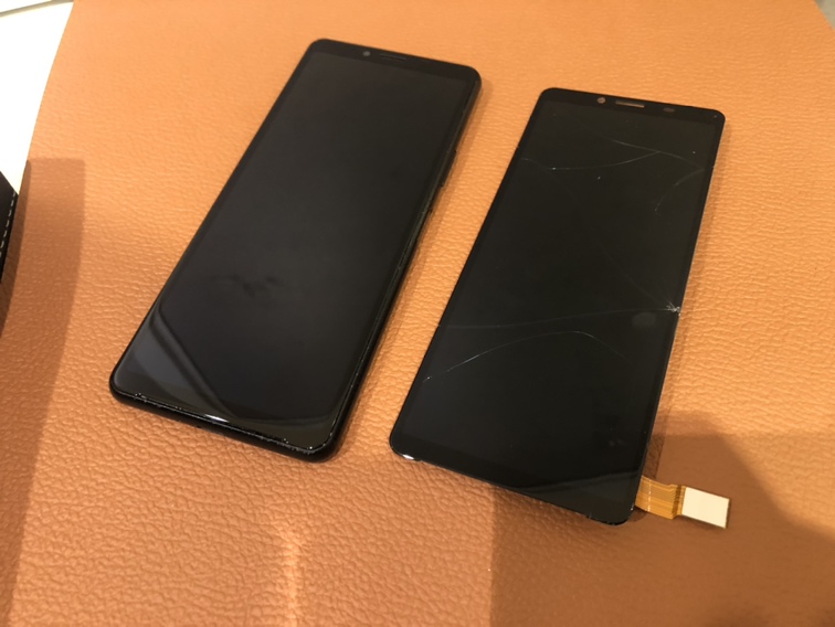 画面が割れてしまったXperia10II（エクスペリア）の画面交換修理を行いました！【スマホ修理工房　仙台PARCO2店】