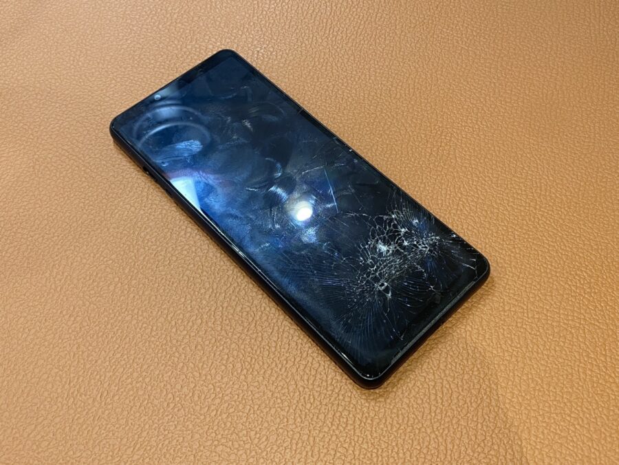 画面が割れてしまったXperia10Ⅲ（エクスペリアテンマークスリー）修理を行いました。【スマホ修理工房　仙台PARCO2店】