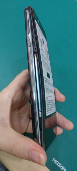【フタがあいて来ちゃった‥】SHARP　AQUOS R(SHV39)の バッテリー膨張修理【スマホ修理工房テラスモール湘南】