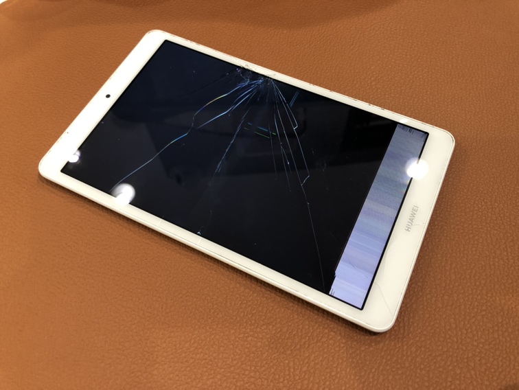 画面が割れ、液晶不良があるHUAWEI MediaPad M5 lite8のを承りました！【スマホ修理工房仙台パルコ2店】