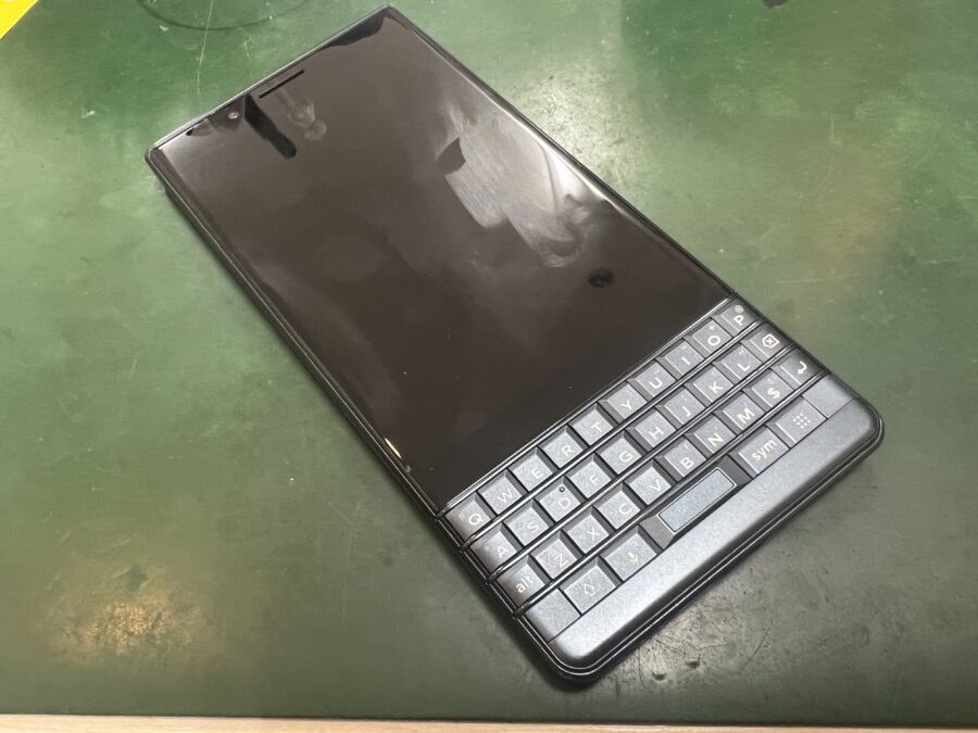 BlackBerry KEY2 LEの液晶交換のご依頼をいただきました！