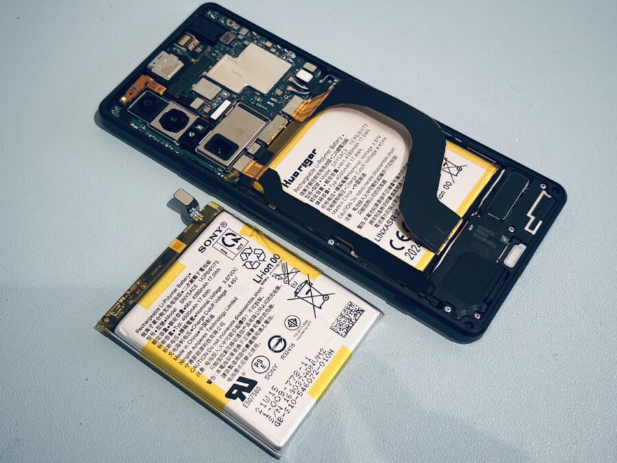 バッテリーが昼には50％を切ってしまう！SONY Xperia1Ⅲ（エクスペリア）のバッテリー交換修理を行いました！